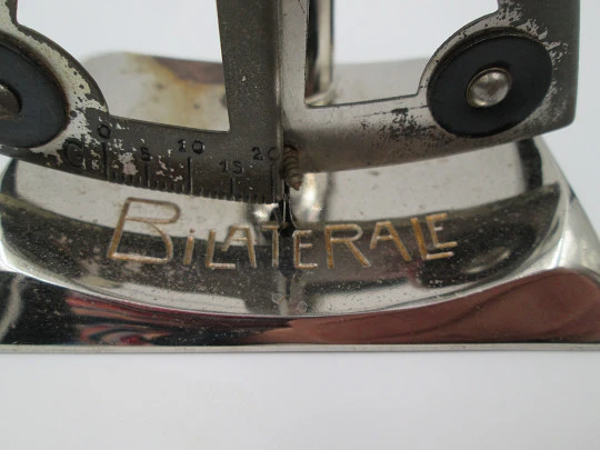 Bilaterale letter scale / Table postman scale. 1940's. Germany. Silver metal Bilaterale letter scale / Table postman scale. 1940's. Germany. Silver metal