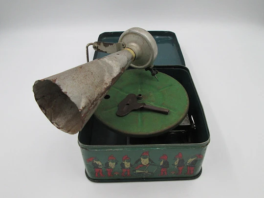 Bing Pigmyphone children's toy phonograph. Lithographed tinplate