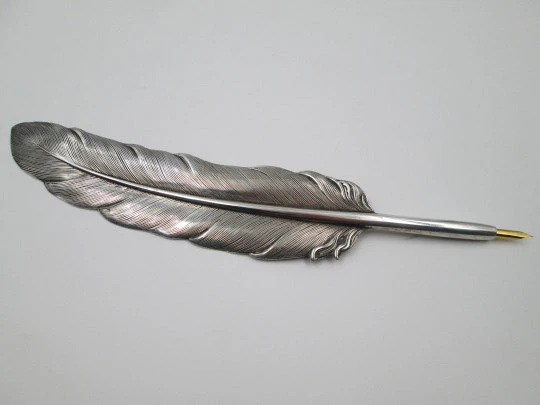 Bird's feather shape dip pen. 925 sterling silver. Pedro Duran. Golden nib. 1980's