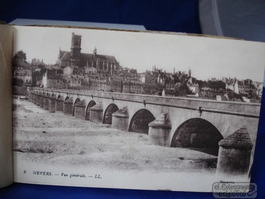 Block 24 postales. Vistas Nevers. Ediciones Levy Fils. Francia. 1905