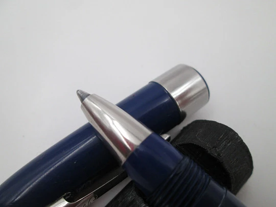 Bolígrafo Sheaffer Fineline. Plástico azul y detalles metal cromado. EEUU. 1950