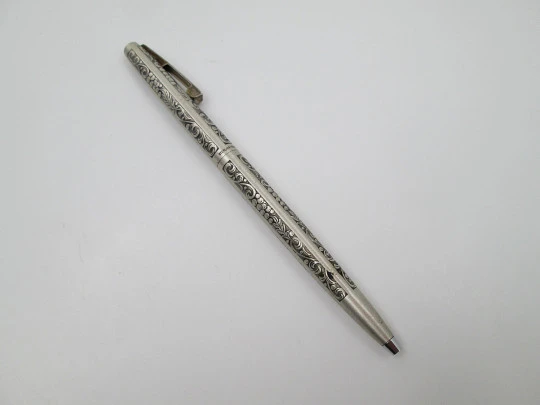 Bolígrafo Sheaffer Imperial. Plata de ley. Grabados uvas, hojas y volutas. 1970