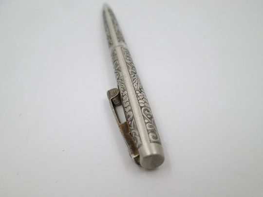 Bolígrafo Sheaffer Imperial. Plata de ley. Grabados uvas, hojas y volutas. 1970