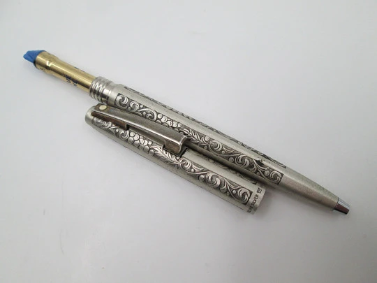 Bolígrafo Sheaffer Imperial. Plata de ley. Grabados uvas, hojas y volutas. 1970