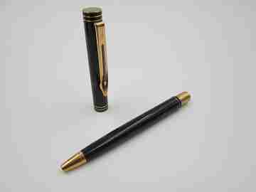 Bolígrafo Waterman Ideal. Laca negra marrón y chapados oro. Francia. 2000