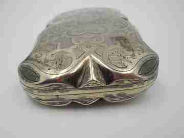 Bolso de mano mujer. Plata y vermeil. Francia. Escena romántica. 1900