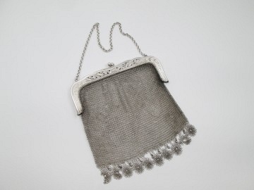 Limosneras y bolsos malla