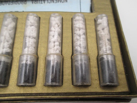 Boquilla retráctil para cigarrillos Flower. Plata de ley y ebonita blanca. Caja y filtros. 1960