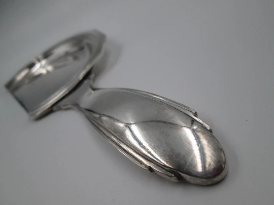 Bouillet & Bourdelle crumb catcher sweeper. Silver plated. France. 1930's