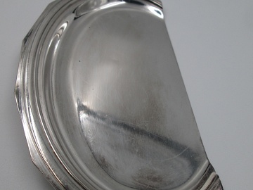 https://www.elcoleccionistaeclectico.com/resources/cache/bouillet-bourdelle-crumb-catcher-sweeper.-silver-plated.-france.-1930s-6394727-95-1666786483-360x270.JPG