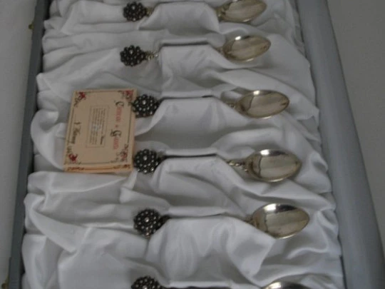 Boxed set of six tea or coffee spoons. Sterling silver. Whiterman