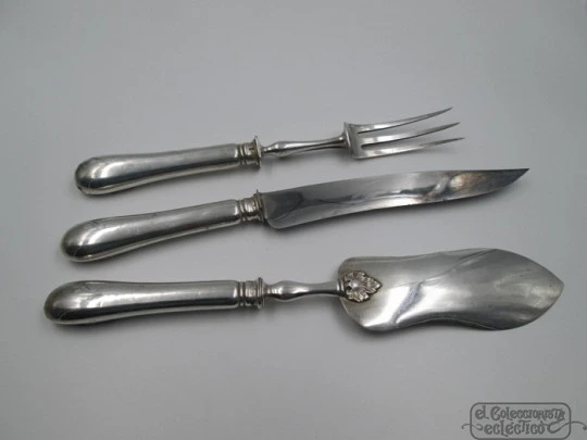 Boxed travel cutlery. Carving set (fork & knife) and cake pie server. France