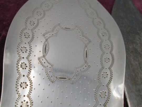 Boxed travel cutlery. Carving set (fork & knife) and cake pie server. France