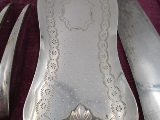 Boxed travel cutlery. Carving set (fork & knife) and cake pie server. France