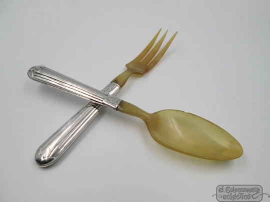 Boxed travel cutlery. Spoon & fork. Sterling silver and antler. 1940's