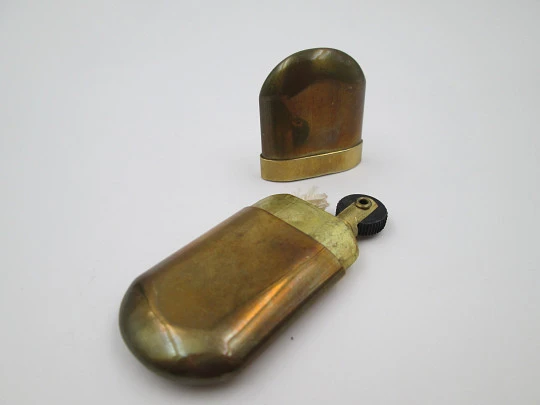 Brass Nº5 vintage petrol lighter. Gold plated metal. Japan. 1990's