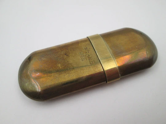 Brass Nº5 vintage petrol lighter. Gold plated metal. Japan. 1990's