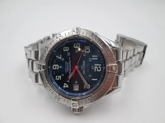 Breitling Superocean. Automatic. Steel. Bracelet. Blue dial