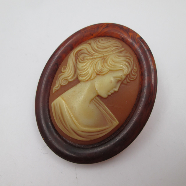 Broche Camée à Pierres Vertes | Bijoux Camée