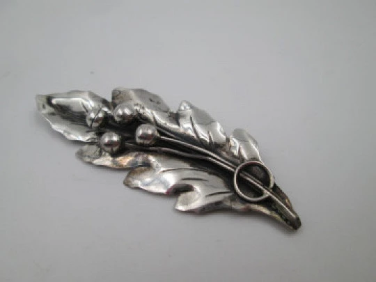 Broche mujer hoja roble. Plata de ley 925. Alfiler de seguridad. Taxco (México). 1970