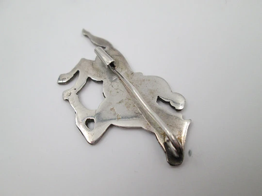 Broche unisex. Plata de ley 925 milésimas. Jinete con caballo. Europa. 1970