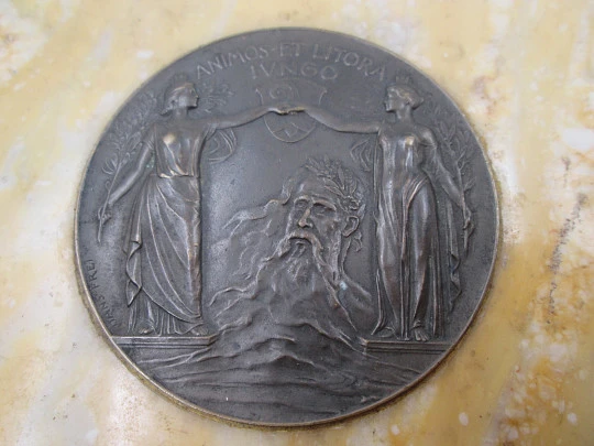 Bronze medal. Basel bridge inauguration 1905. Marble stand. Hans Frei author. Swiss