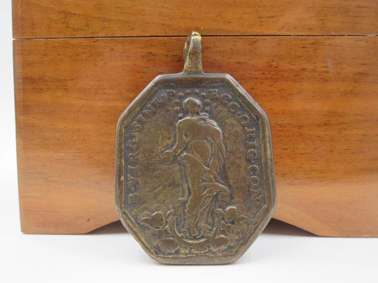 Bronze medal. Immaculate Conception and Blessed Sacrament. Octagonal. 18th century