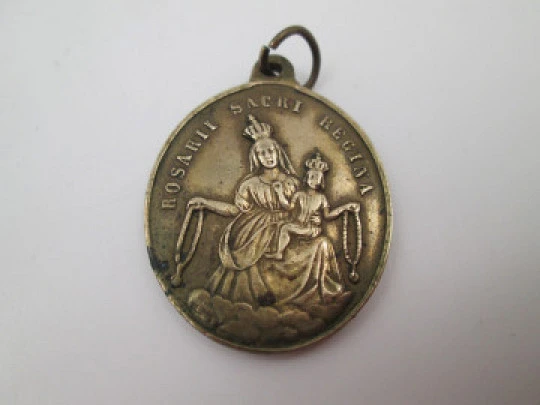 Bronze medal. Virgin of the Rosary and Sacred Hearts Jesus and Mary. Caque. 1900's