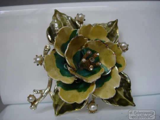 Brooch Coro. Gold plated and enamel. 1930's. Flower. Fantasy pearls