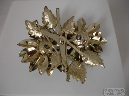 Brooch Coro. Gold plated and enamel. 1930's. Flowers. Rhinestone