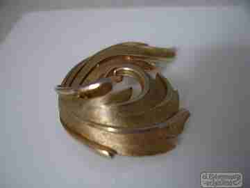 Brooch costume jewelry. Golden metal. 1950's. Trifari. Flame