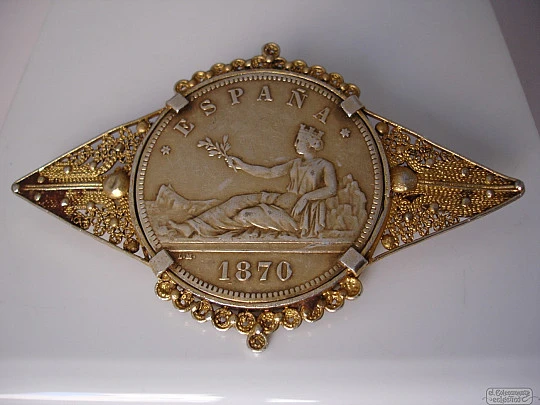 Brooch. Sterling silver vermeil. 1930's. Filigree. 1870 spanish coin