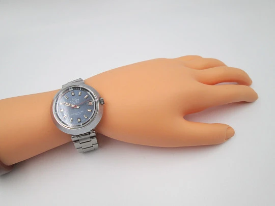 Buler Apollo. Chromed metal & stainless steel. Blue dial. Calendar. Bracelet. 1970's. Swiss Buler Apollo. Chromed metal & stainless steel. Blue dial. Calendar. Bracelet. 1970's. Swiss