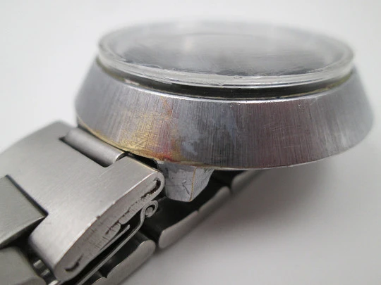 Buler Apollo. Chromed metal & stainless steel. Blue dial. Calendar. Bracelet. 1970's. Swiss Buler Apollo. Chromed metal & stainless steel. Blue dial. Calendar. Bracelet. 1970's. Swiss