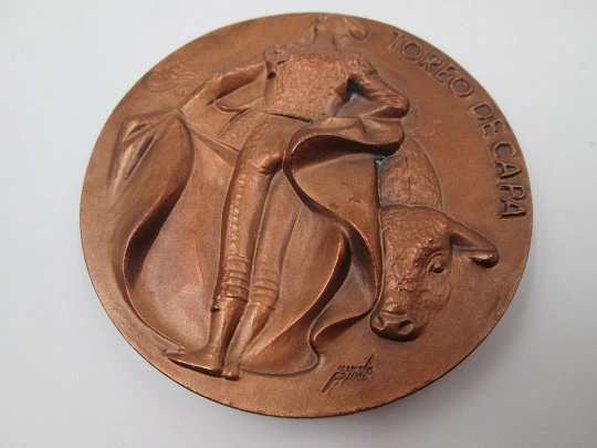 'Bullfight with the cape' FNMT bronze medal. Relief work. Manolo Prieto. 1963