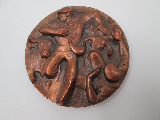 Bullfighting 'Bull Run' FNMT medal. High relief work. Manolo Prieto, 1985