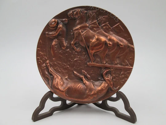 Bullfighting 'Mulillas' FNMT medal. High relief work. Manolo Prieto, 1963