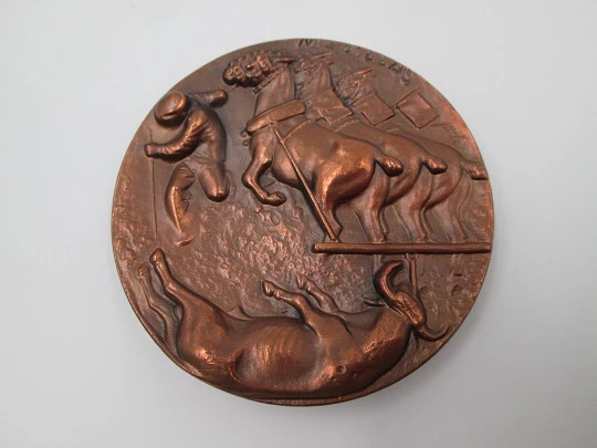 Bullfighting 'Mulillas' FNMT medal. High relief work. Manolo Prieto, 1963