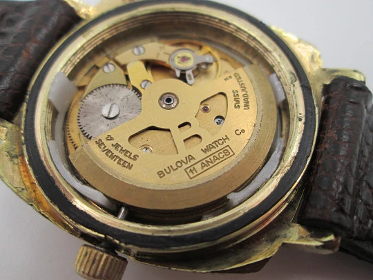 Bulova Oceanographer 333. Acero y chapado oro. Automático. Día y fecha. 1970. Suiza