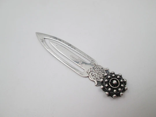 Button charro and vegetable motifs bookmark. 925 sterling silver. 1990's. Spain Button charro and vegetable motifs bookmark. 925 sterling silver. 1990's. Spain
