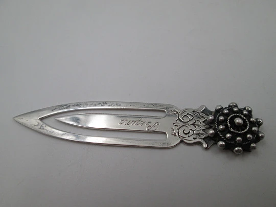 Button charro and vegetable motifs bookmark. 925 sterling silver. 1990's. Spain Button charro and vegetable motifs bookmark. 925 sterling silver. 1990's. Spain