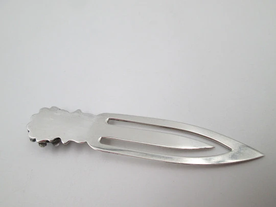 Button charro and vegetable motifs bookmark. 925 sterling silver. 1990's. Spain Button charro and vegetable motifs bookmark. 925 sterling silver. 1990's. Spain