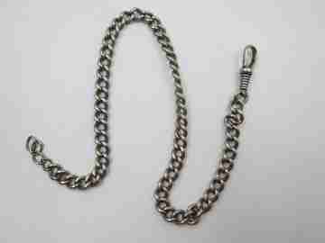 Cadena barbada para reloj de bolsillo. Plata de ley. Cierre mosquetón. Europa. 1900