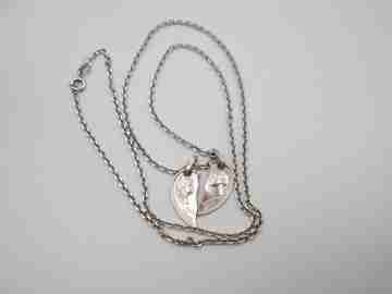 Cadena de eslabones con colgante corazón dos caras. Plata de ley