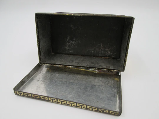 Caja de hojalata litografiada. Almidonerías Mirat e Hijo. Salamanca. 1880