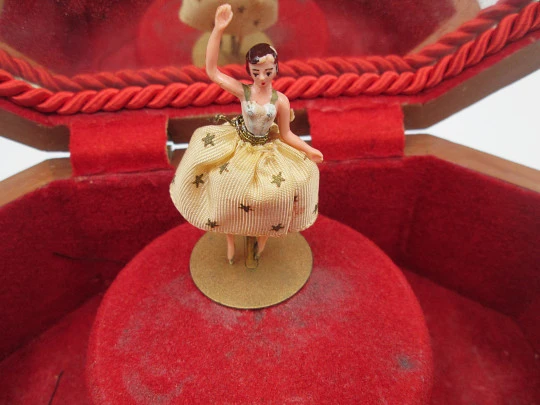 Caja de música joyero Reuge Sainte-Croix. Madera taraceada. Cuerda. Bailarina. 1950