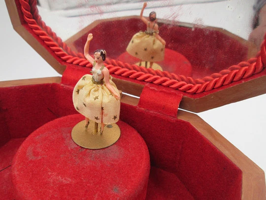 Caja de música joyero Reuge Sainte-Croix. Madera taraceada. Cuerda. Bailarina. 1950