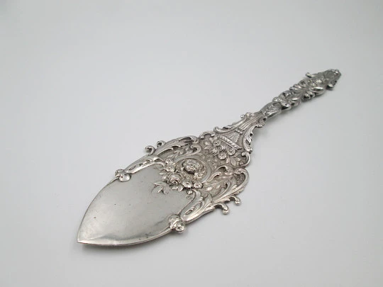 Cake serving shovel. 925 sterling silver. Cherub bust. Floral & vegetable motifs. 1960's