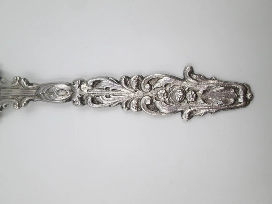 Cake serving shovel. 925 sterling silver. Cherub bust. Floral & vegetable motifs. 1960's