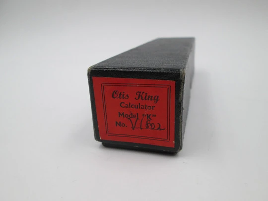 Calculadora de bolsillo Otis King. Estuche. Modelo K. Metal